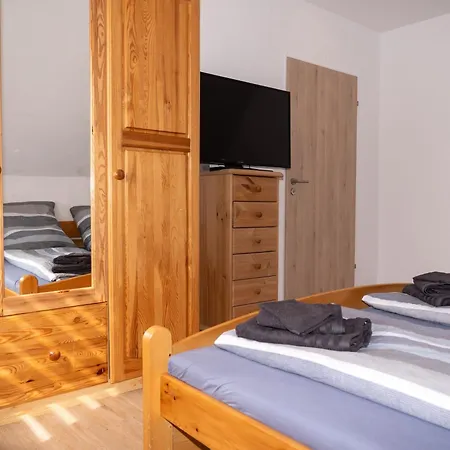 216 Grosse Schwalbennest *